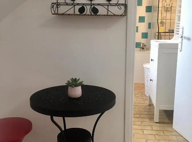 A Deux Pas Du Casino Et De La Spacieux 2 Pieces Apartment *